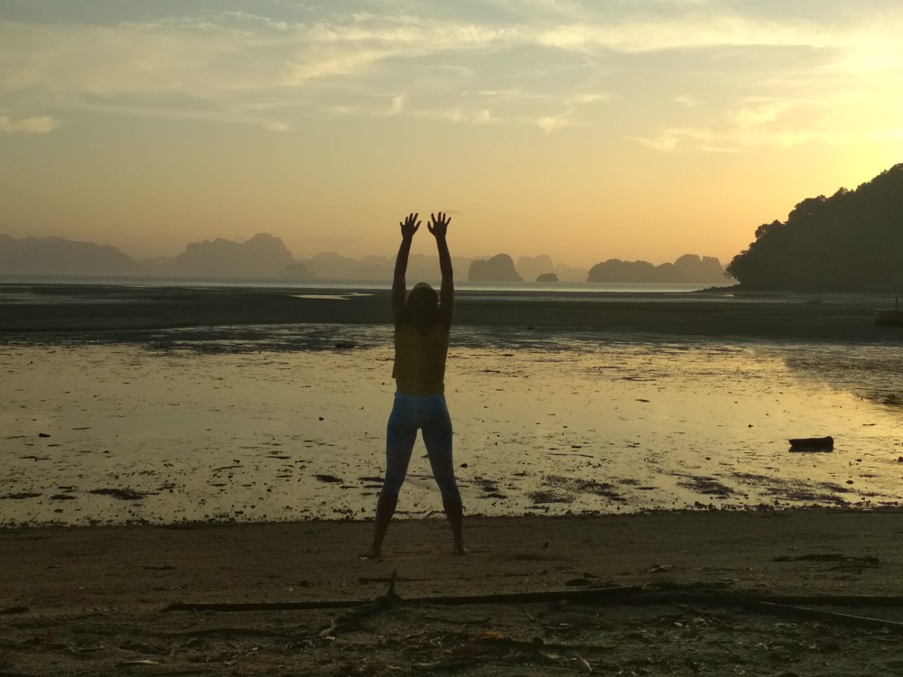 Sonnenuntergang am Meer in Thailand